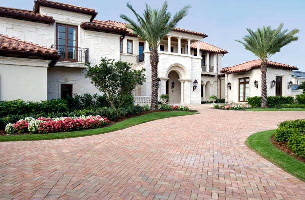 Best Professional Driveway Pavers  in Lindenhurst, NY