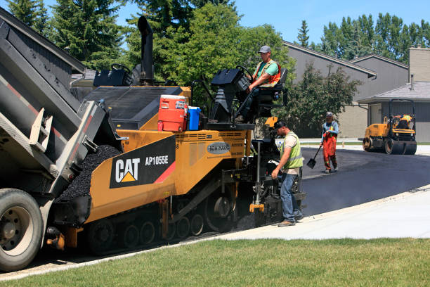 Best Residential Driveway Paver Services  in Lindenhurst, NY